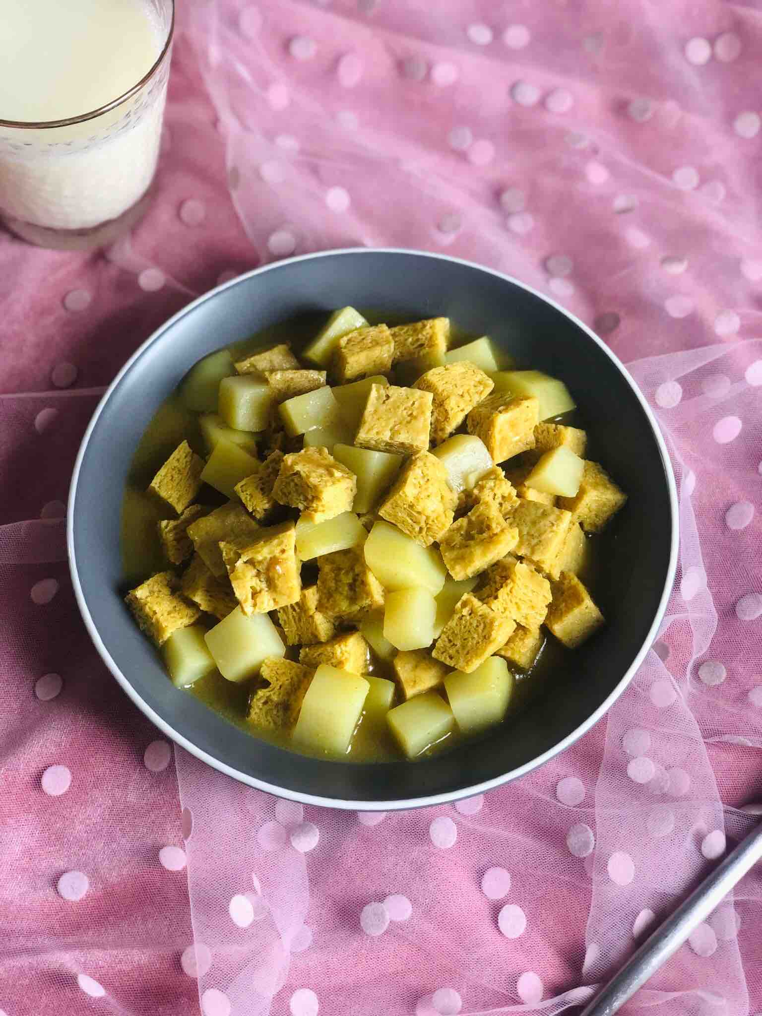 咖喱凍豆腐的做法-咖喱味炒菜譜-易網健康養生網 咖喱凍豆腐的做法-咖喱味炒菜譜