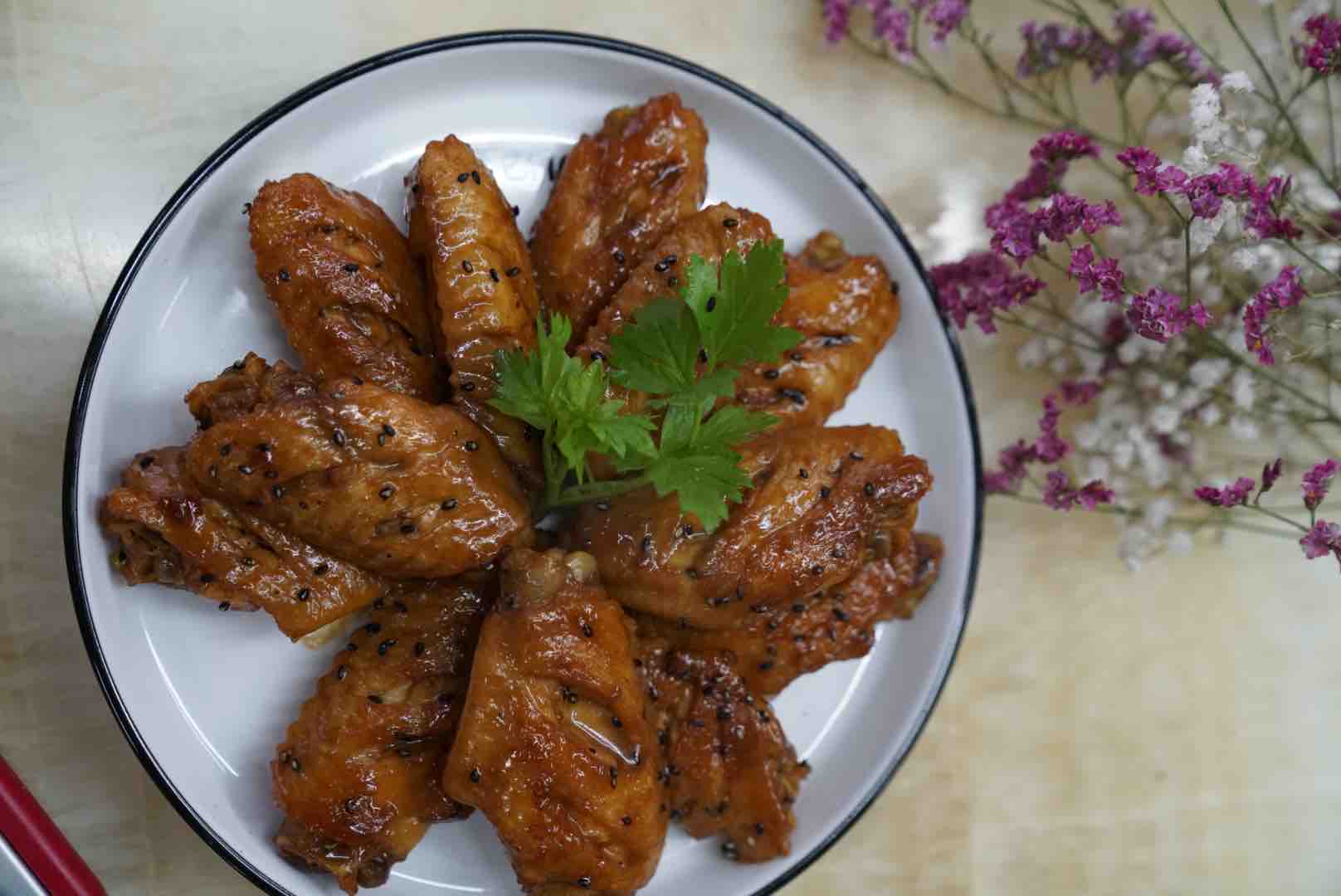 生姜可樂中翅的做法-咸鮮味燒菜譜-易網健康養生網 生姜可樂中翅的做法-咸鮮味燒菜譜