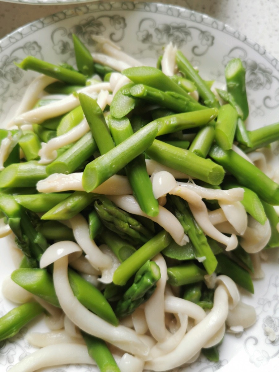 白玉菇炒蘆筍的做法-咸鮮味炒菜譜