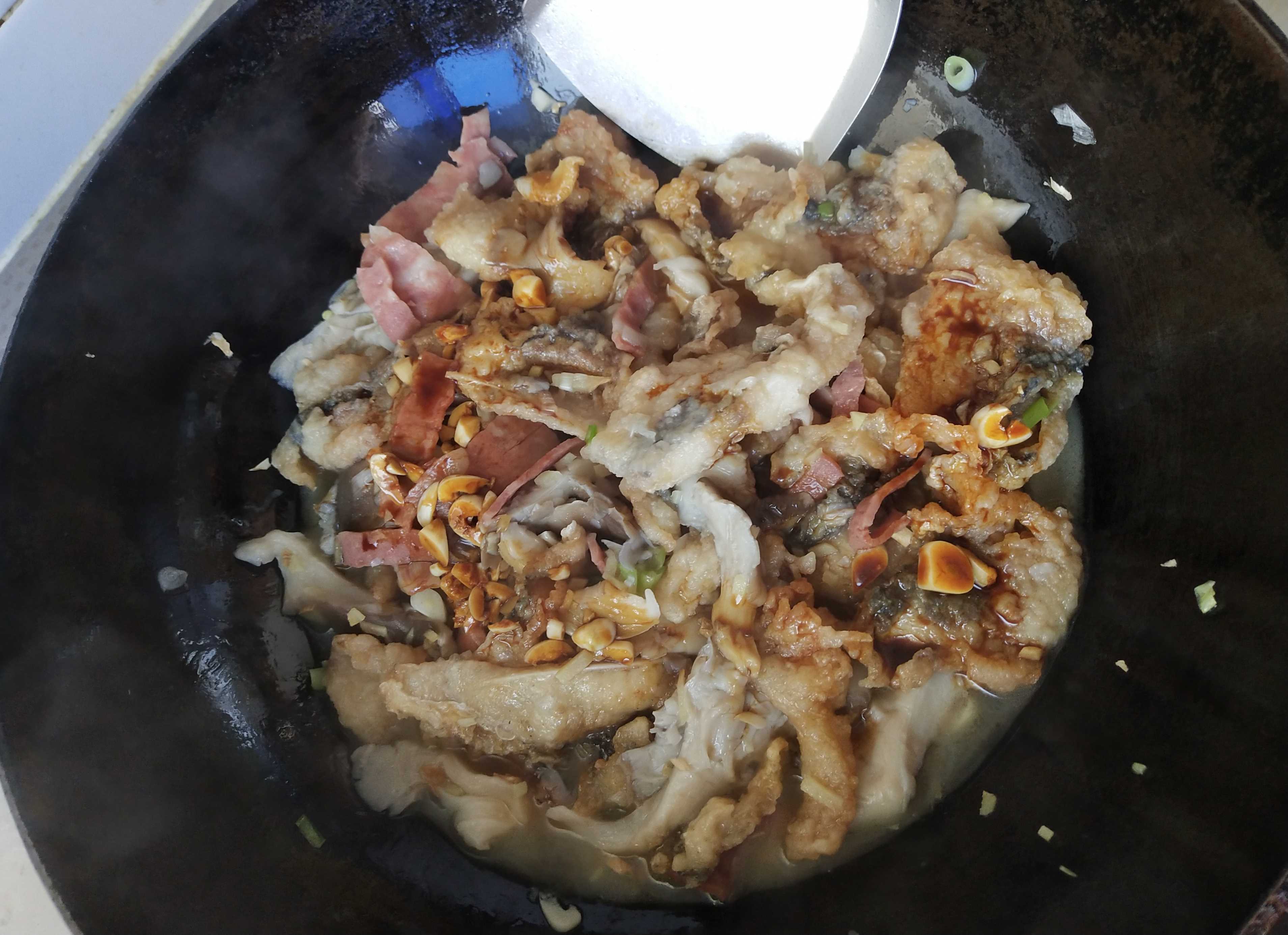 平菇燴魚(yú)片的做法-酸甜味燴菜譜-易網(wǎng)健康養(yǎng)生網(wǎng) 平菇燴魚(yú)片的做法-酸甜味燴菜譜