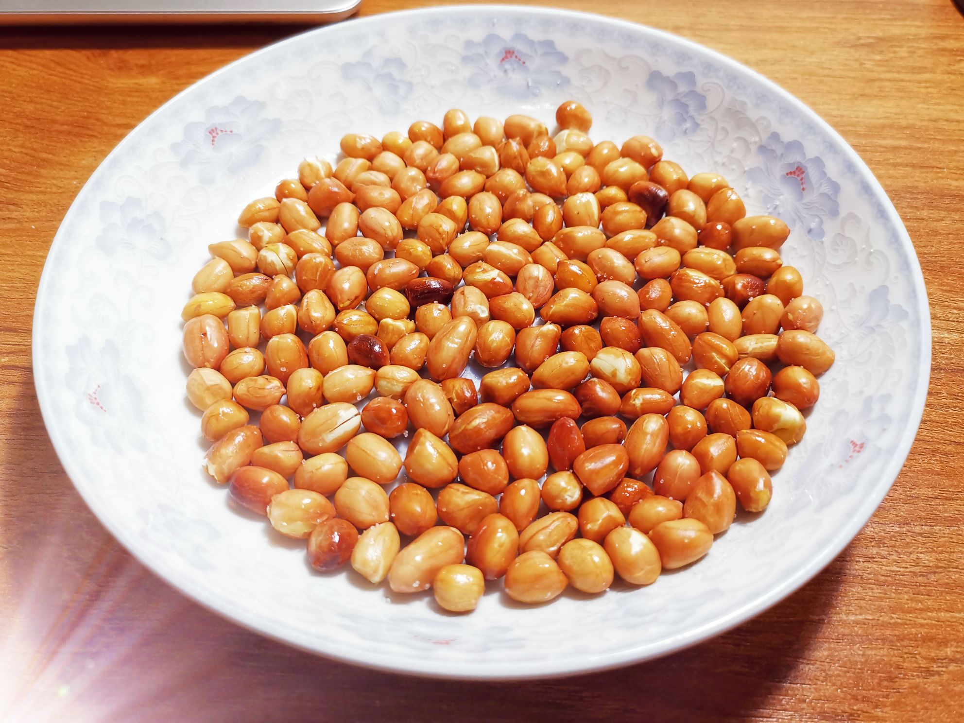 微波爐油炸花生米的做法-家常味微波菜譜-易網健康養生網 微波爐油炸花生米的做法-家常味微波菜譜