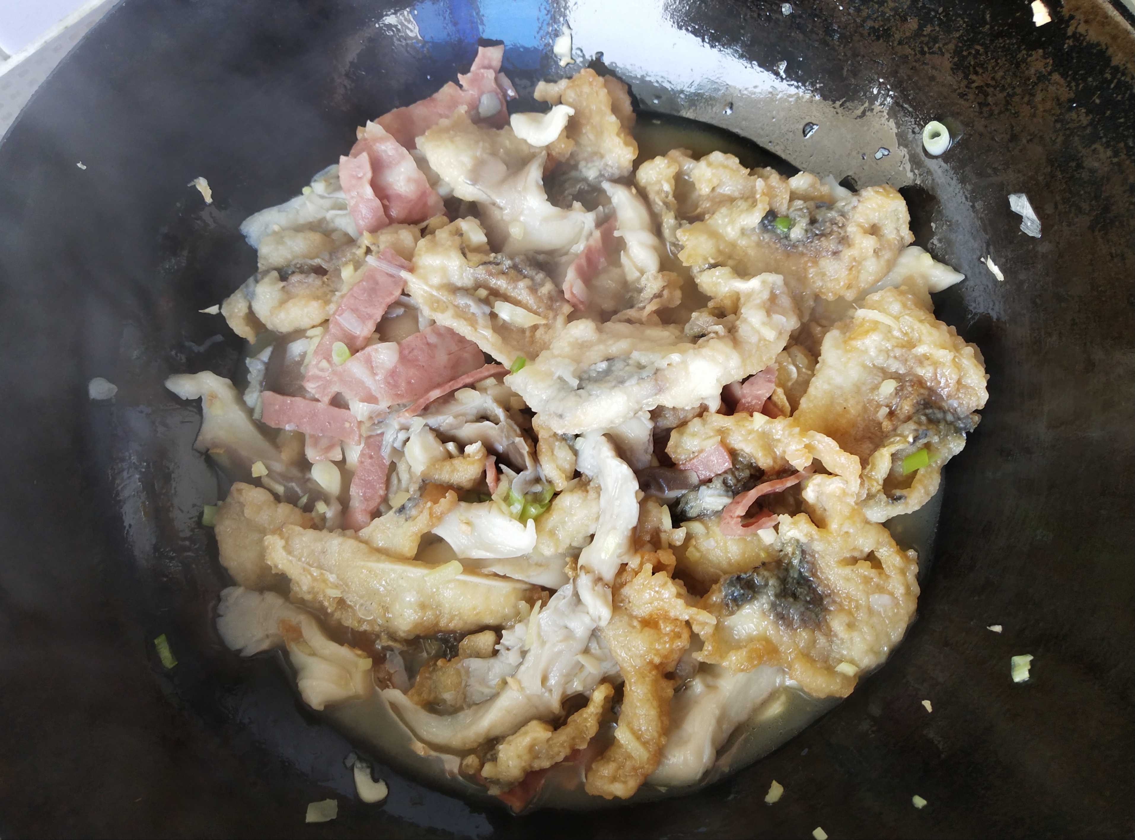 平菇燴魚(yú)片的做法-酸甜味燴菜譜-易網(wǎng)健康養(yǎng)生網(wǎng) 平菇燴魚(yú)片的做法-酸甜味燴菜譜