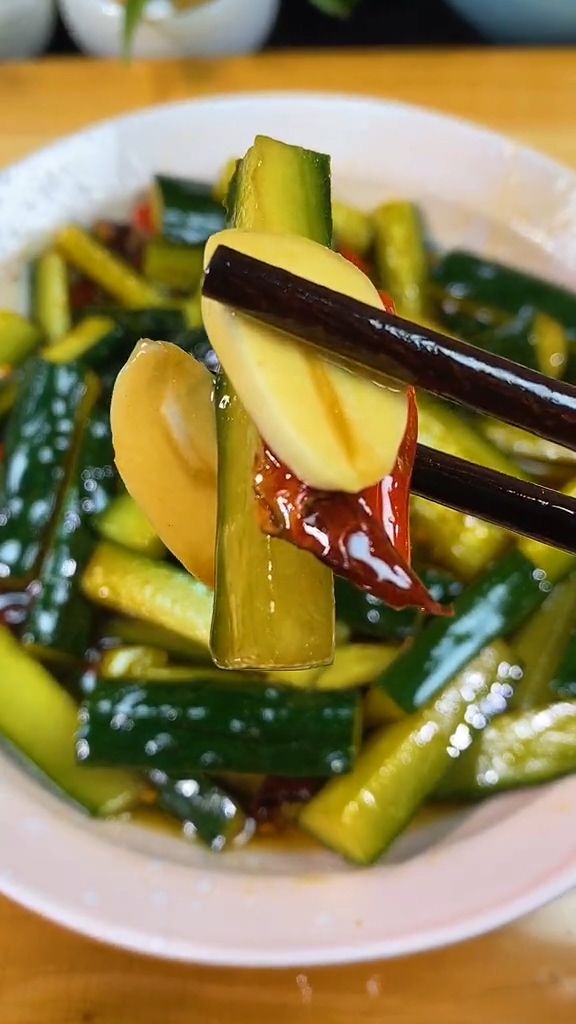 爽口黃瓜條的做法-咸鮮味腌菜譜-易網健康養生網 爽口黃瓜條的做法-咸鮮味腌菜譜