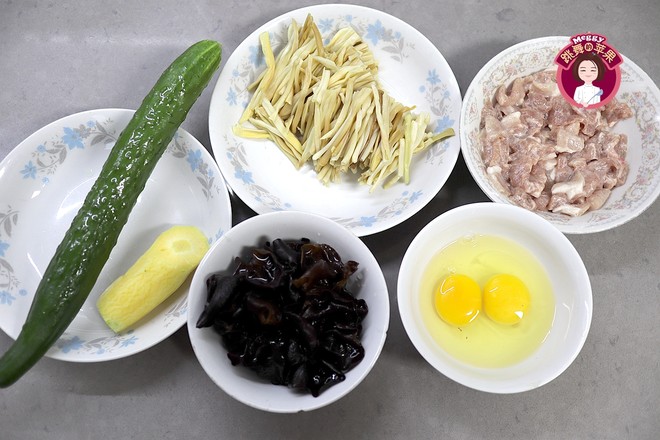炒苜蓿肉的做法-家常味炒菜譜-易網<a href=http://www.aoa7937.com/ target=_blank class=infotextkey>健康養生</a>網 炒苜蓿肉的做法-家常味炒菜譜