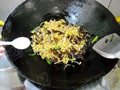 干香如意木耳的做法-家常味炒菜譜