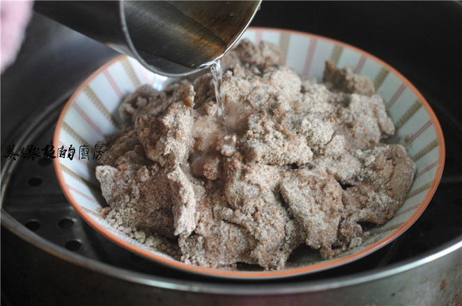 黑麥粉蒸雞肉的做法-家常味蒸菜譜-易網(wǎng)健康養(yǎng)生網(wǎng) 黑麥粉蒸雞肉的做法-家常味蒸菜譜