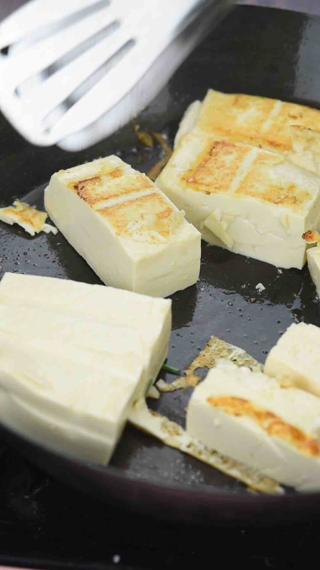 香煎嫩豆腐的做法-家常味煎菜譜