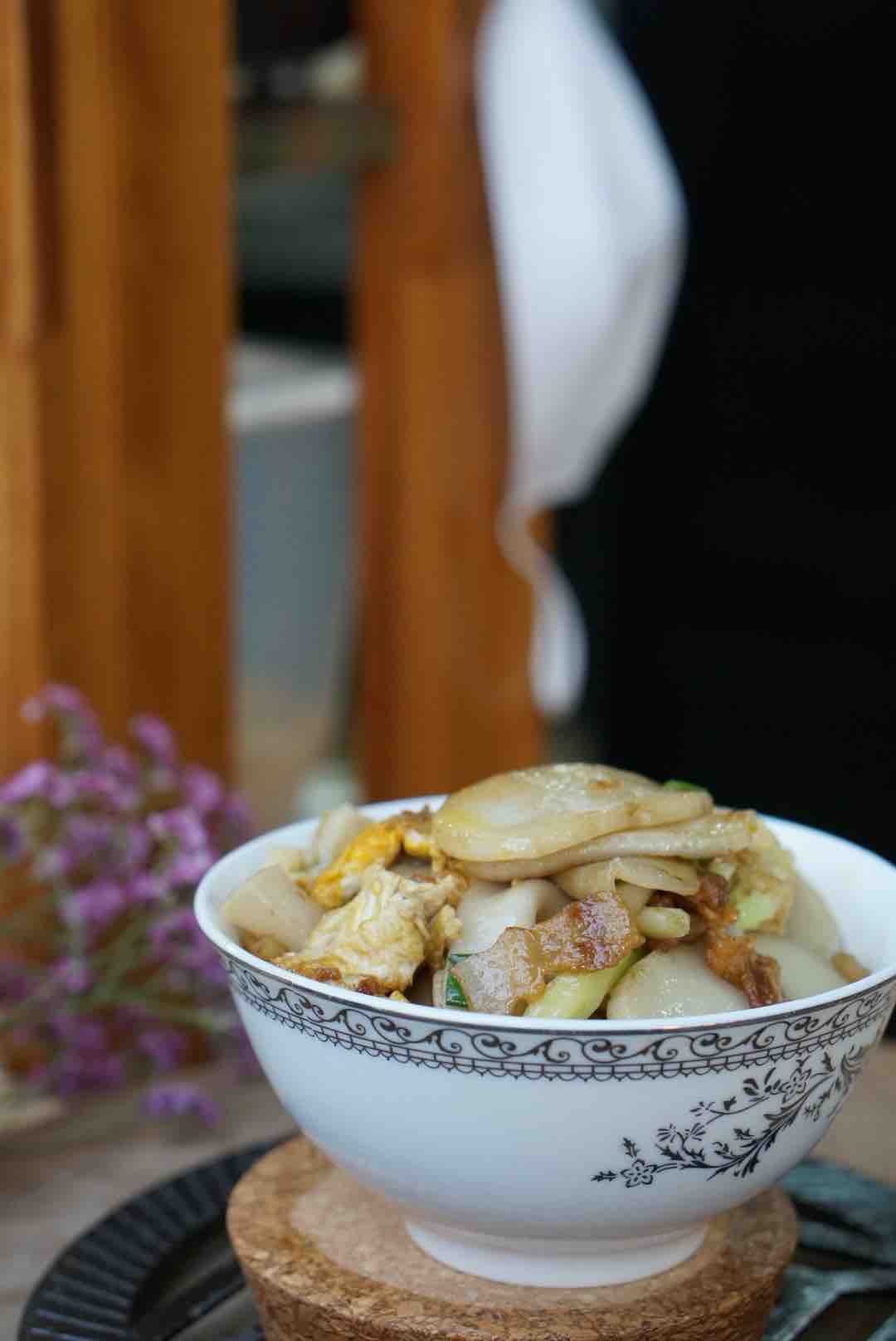 油渣花菜炒年糕的做法-家常味炒菜譜-易網健康養生網 油渣花菜炒年糕的做法-家常味炒菜譜