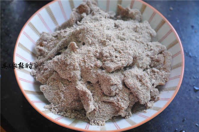 黑麥粉蒸雞肉的做法-家常味蒸菜譜-易網(wǎng)健康養(yǎng)生網(wǎng) 黑麥粉蒸雞肉的做法-家常味蒸菜譜