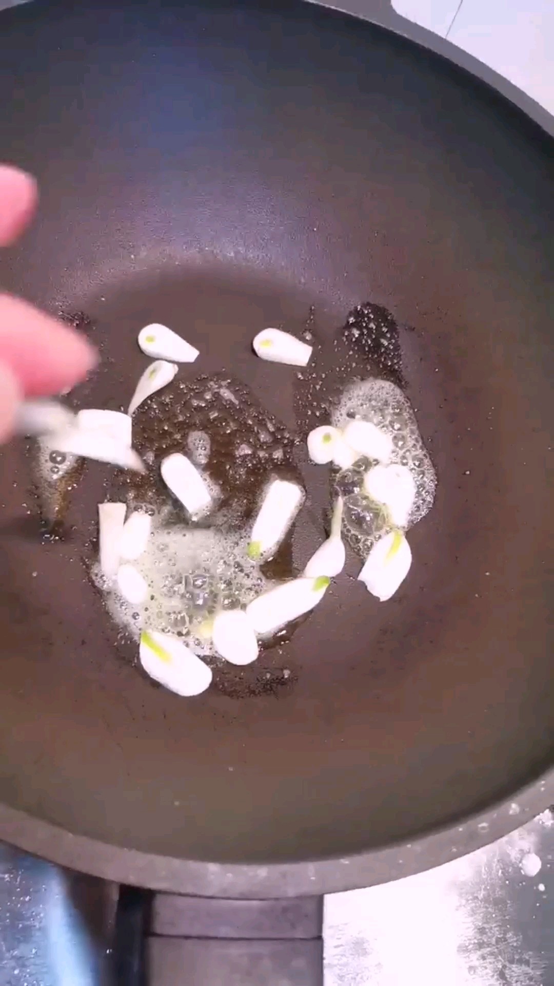 干煸松茸的做法-家常味煎菜譜