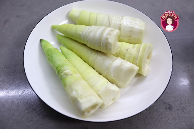 臘肉燜春筍的做法-咸鮮味燜菜譜-易網健康養生網 臘肉燜春筍的做法-咸鮮味燜菜譜