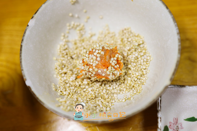 10個月以上輔食胡蘿卜藜麥肉丸的做法-家常味蒸菜譜