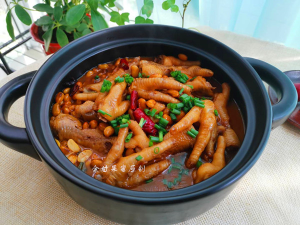 黃豆燜雞爪的做法-家常味燜菜譜