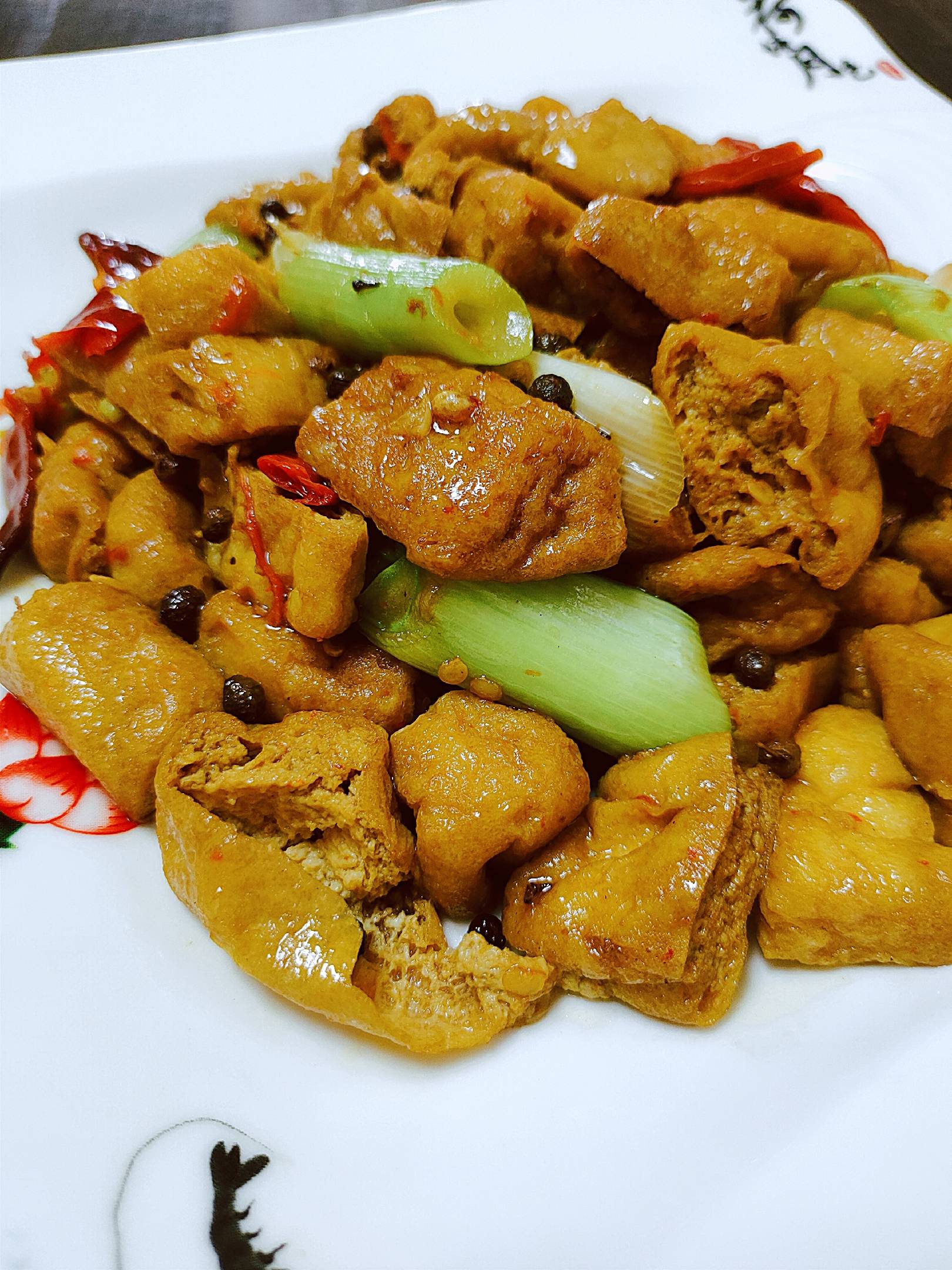 麻辣賽肥腸的做法-麻辣味炒菜譜-易網健康養生網 麻辣賽肥腸的做法-麻辣味炒菜譜