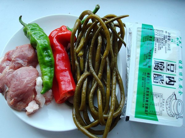 酸豆角肉丁蒸豆腐的做法-酸辣味蒸菜譜