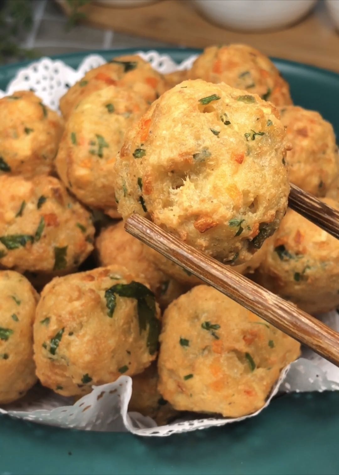 豆腐丸子的做法-家常味炸菜譜-易網健康養生網 豆腐丸子的做法-家常味炸菜譜