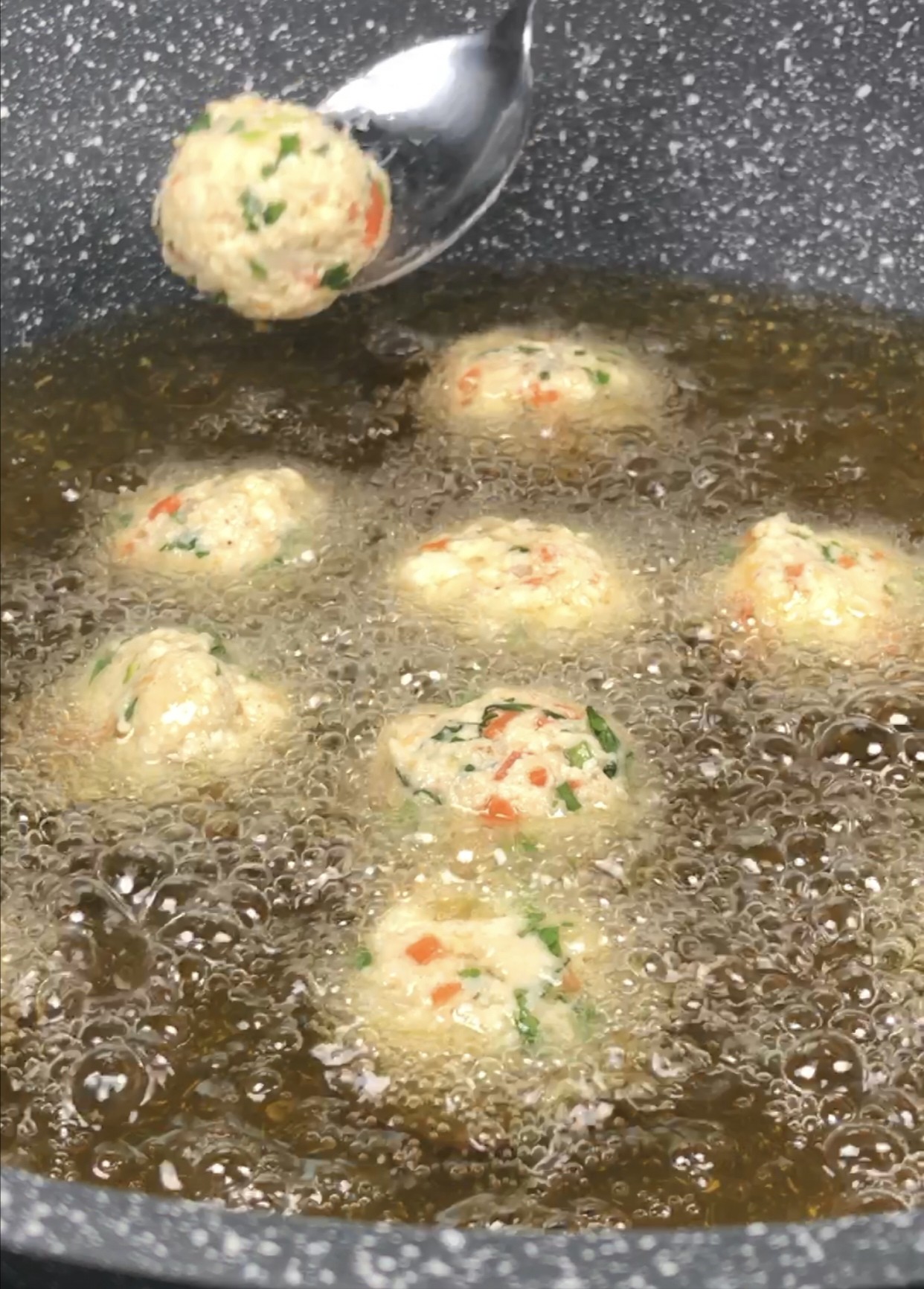 豆腐丸子的做法-家常味炸菜譜