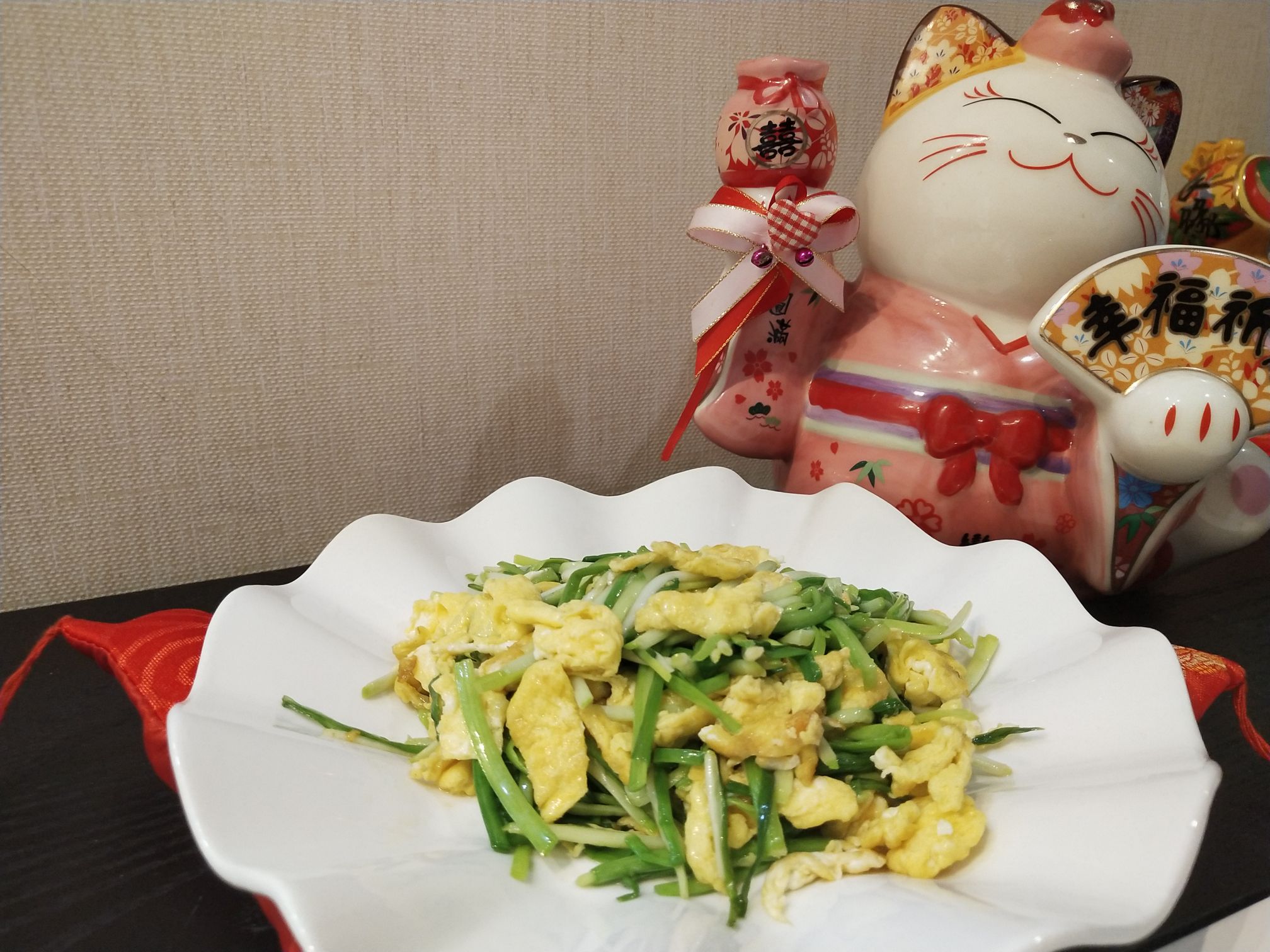 蒜苗炒雞蛋的做法-家常味炒菜譜-易網(wǎng)健康養(yǎng)生網(wǎng) 蒜苗炒雞蛋的做法-家常味炒菜譜