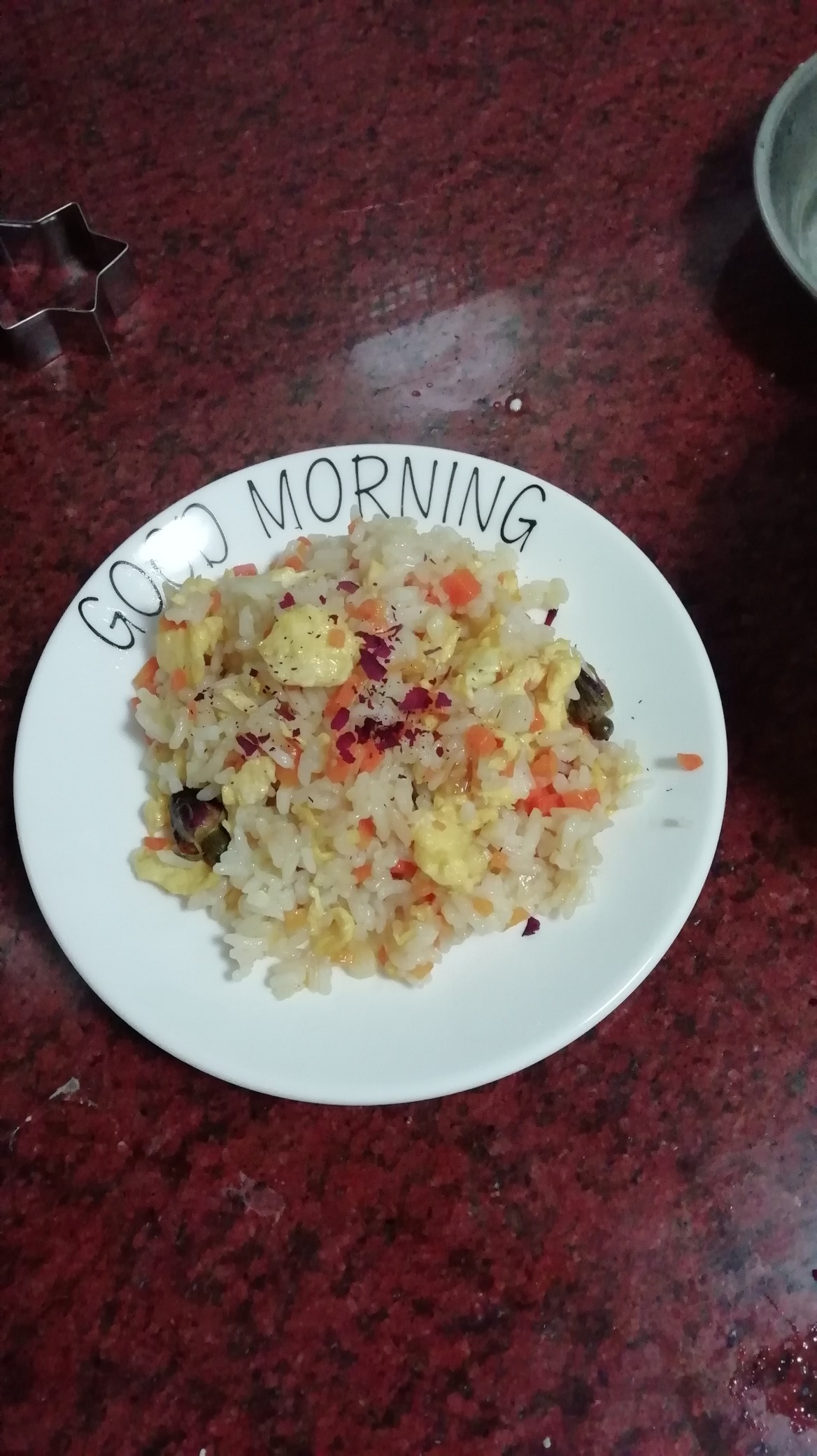 玫瑰花蛋炒飯的做法-家常味炒菜譜