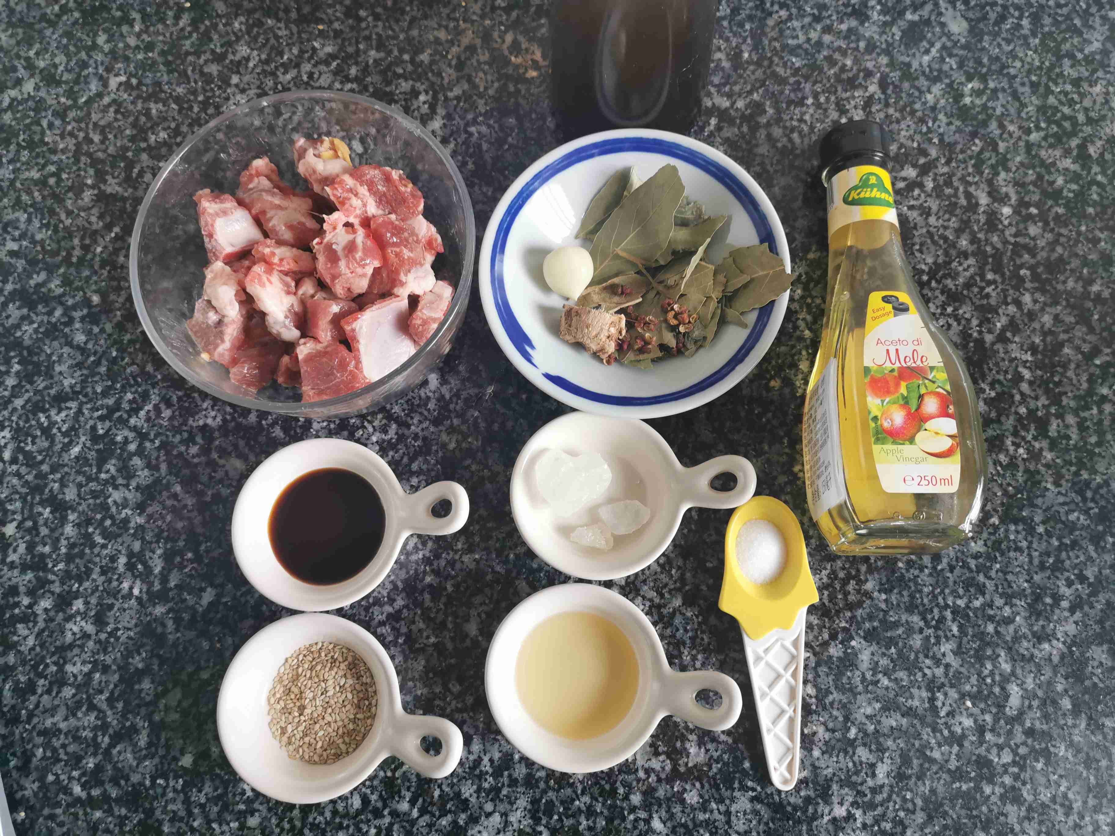 糖醋排骨的做法-甜味燒菜譜-易網(wǎng)<a href=http://www.aoa7937.com/ target=_blank class=infotextkey>健康養(yǎng)生</a>網(wǎng) 糖醋排骨的做法-甜味燒菜譜