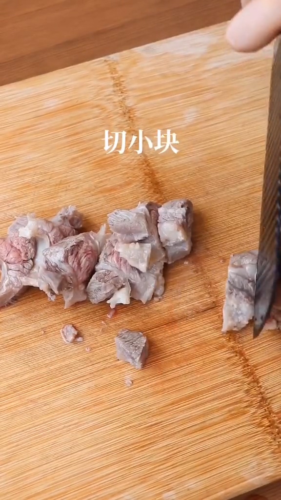 番茄牛腩的做法-咸鮮味燉菜譜