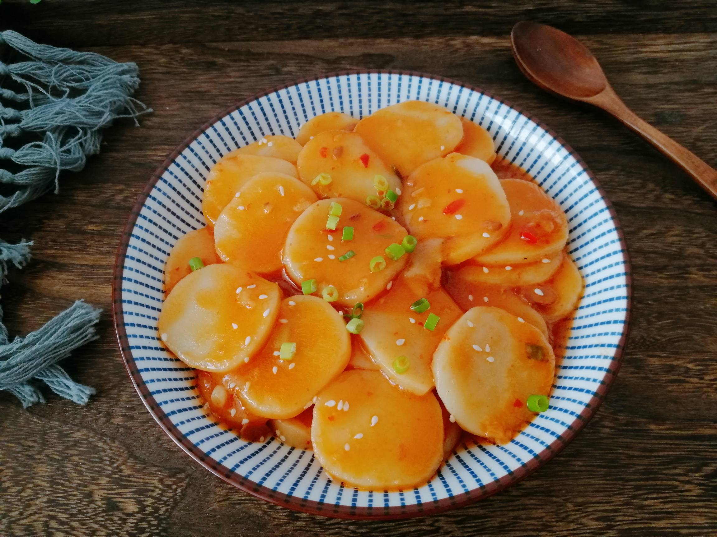 辣醬炒年糕的做法-香辣味炒菜譜-易網健康養生網 辣醬炒年糕的做法-香辣味炒菜譜