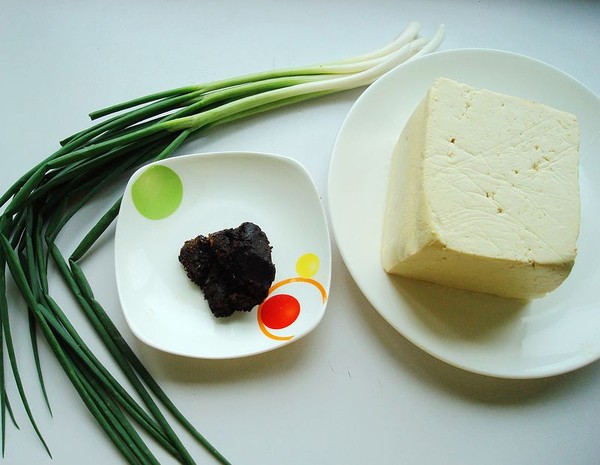 醬燜豆腐的做法-醬香味燜菜譜-易網<a href=http://www.aoa7937.com/ target=_blank class=infotextkey>健康養生</a>網 醬燜豆腐的做法-醬香味燜菜譜