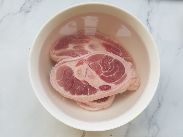 蘆筍腐乳豬肘的做法-家常味燉菜譜