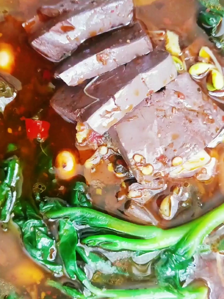 香辣豬紅湯的做法-香辣味煮菜譜