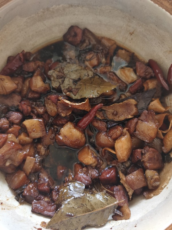 鹵蛋紅燒肉的做法-咸鮮味燜菜譜-易網(wǎng)健康養(yǎng)生網(wǎng) 鹵蛋紅燒肉的做法-咸鮮味燜菜譜