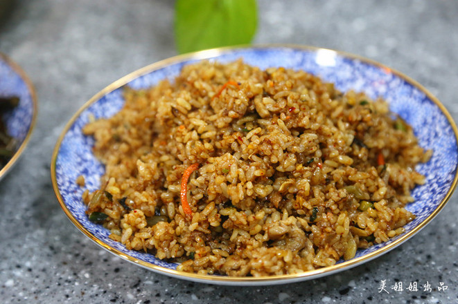 臘肉炒蕨菜的做法-香辣味炒菜譜-易網健康養生網 臘肉炒蕨菜的做法-香辣味炒菜譜