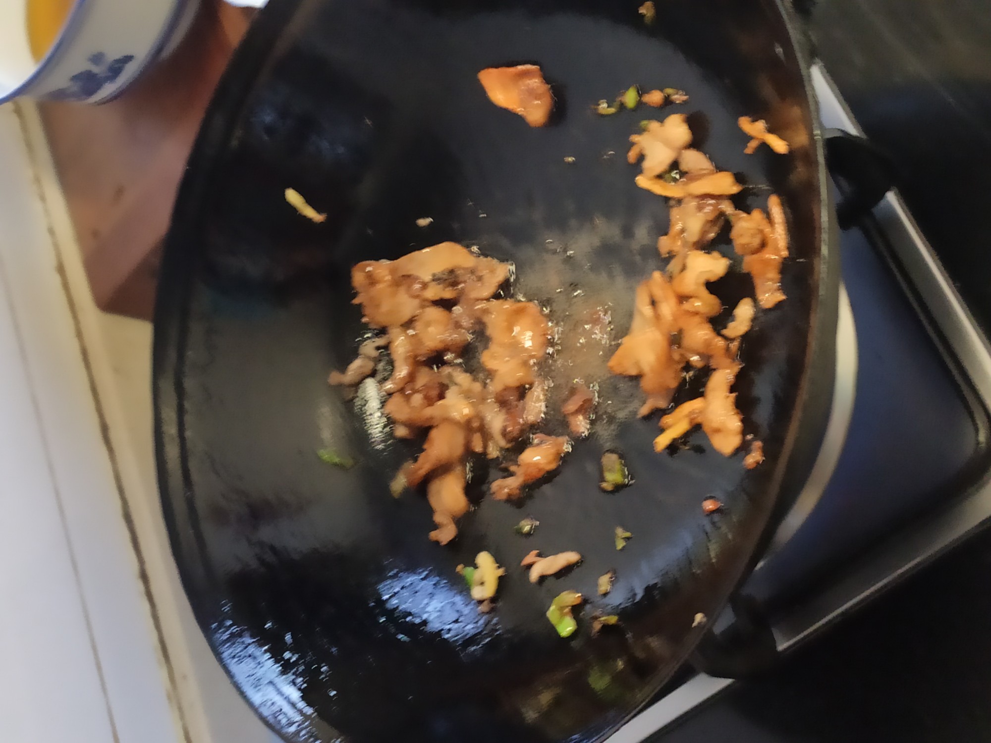 彩椒炒白玉菇的做法-咸鮮味炒菜譜