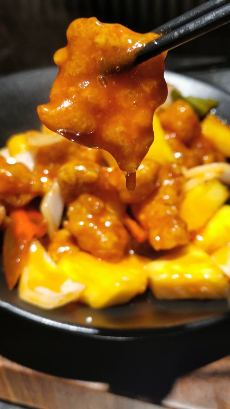 鳳梨咕嚕肉的做法-酸甜味炒菜譜
