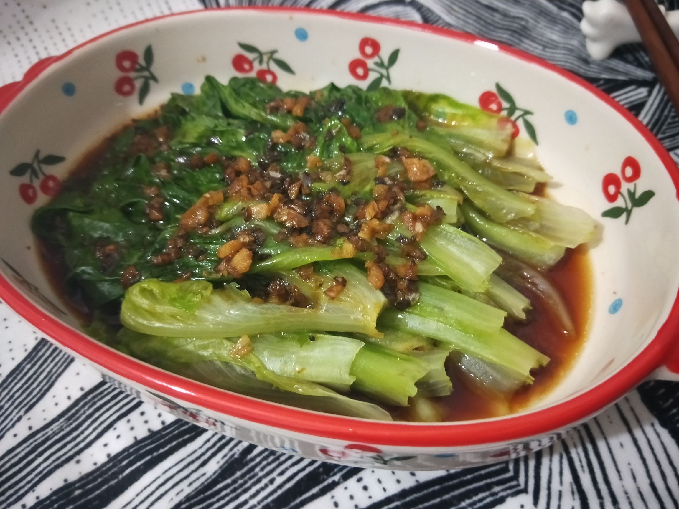 蒜香蠔油生菜的做法-咸鮮味煮菜譜-易網健康養生網 蒜香蠔油生菜的做法-咸鮮味煮菜譜