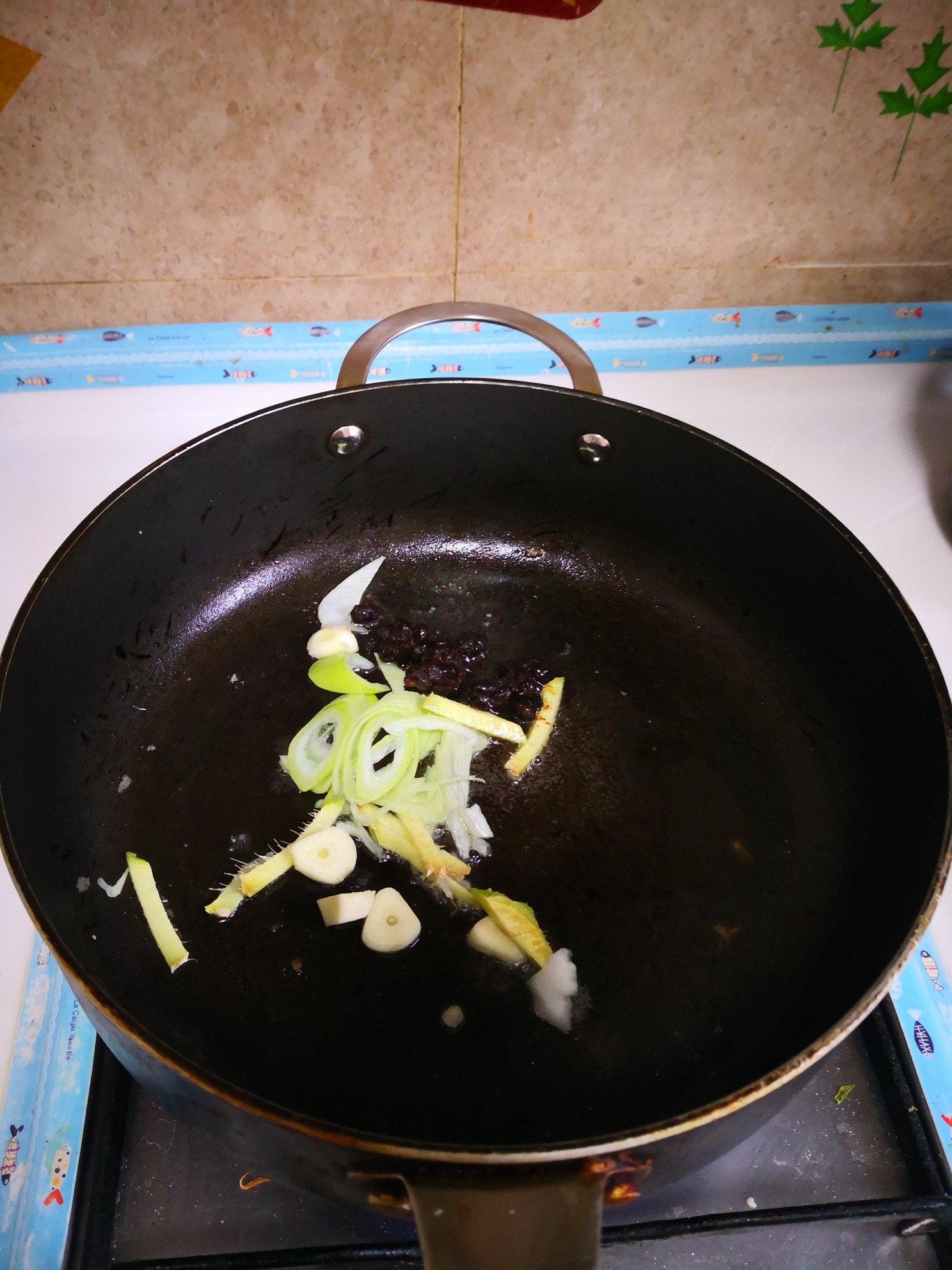 豆豉炒白菜片木耳的做法-家常味炒菜譜