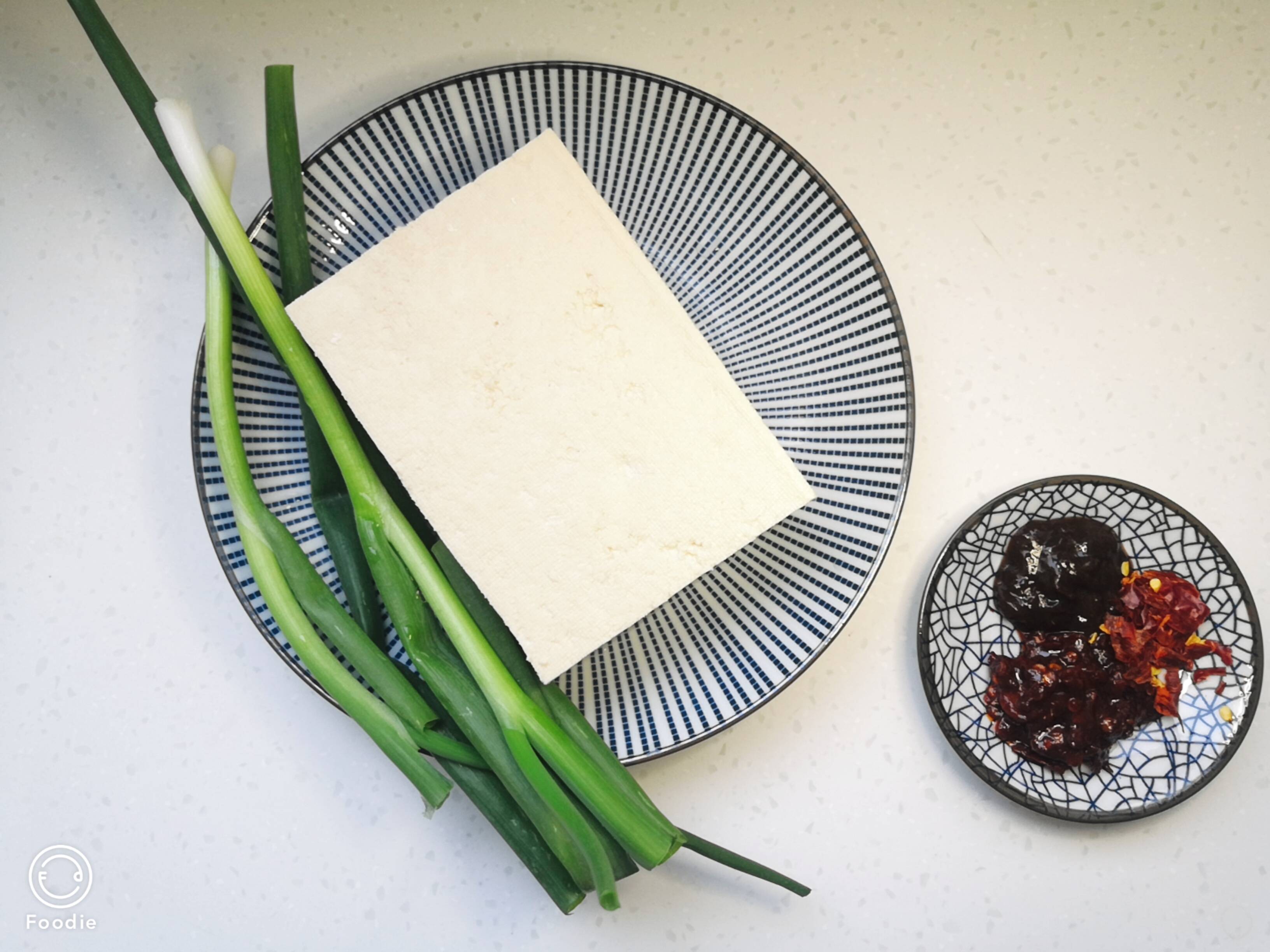 麻辣豆腐的做法-咸鮮味炒菜譜-易網<a href=http://www.aoa7937.com/ target=_blank class=infotextkey>健康養生</a>網 麻辣豆腐的做法-咸鮮味炒菜譜