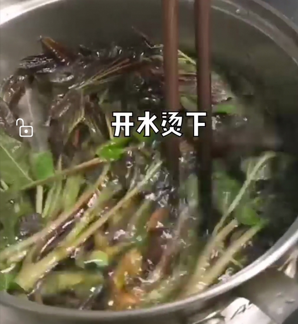 香椿炒雞蛋的做法-家常味炒菜譜