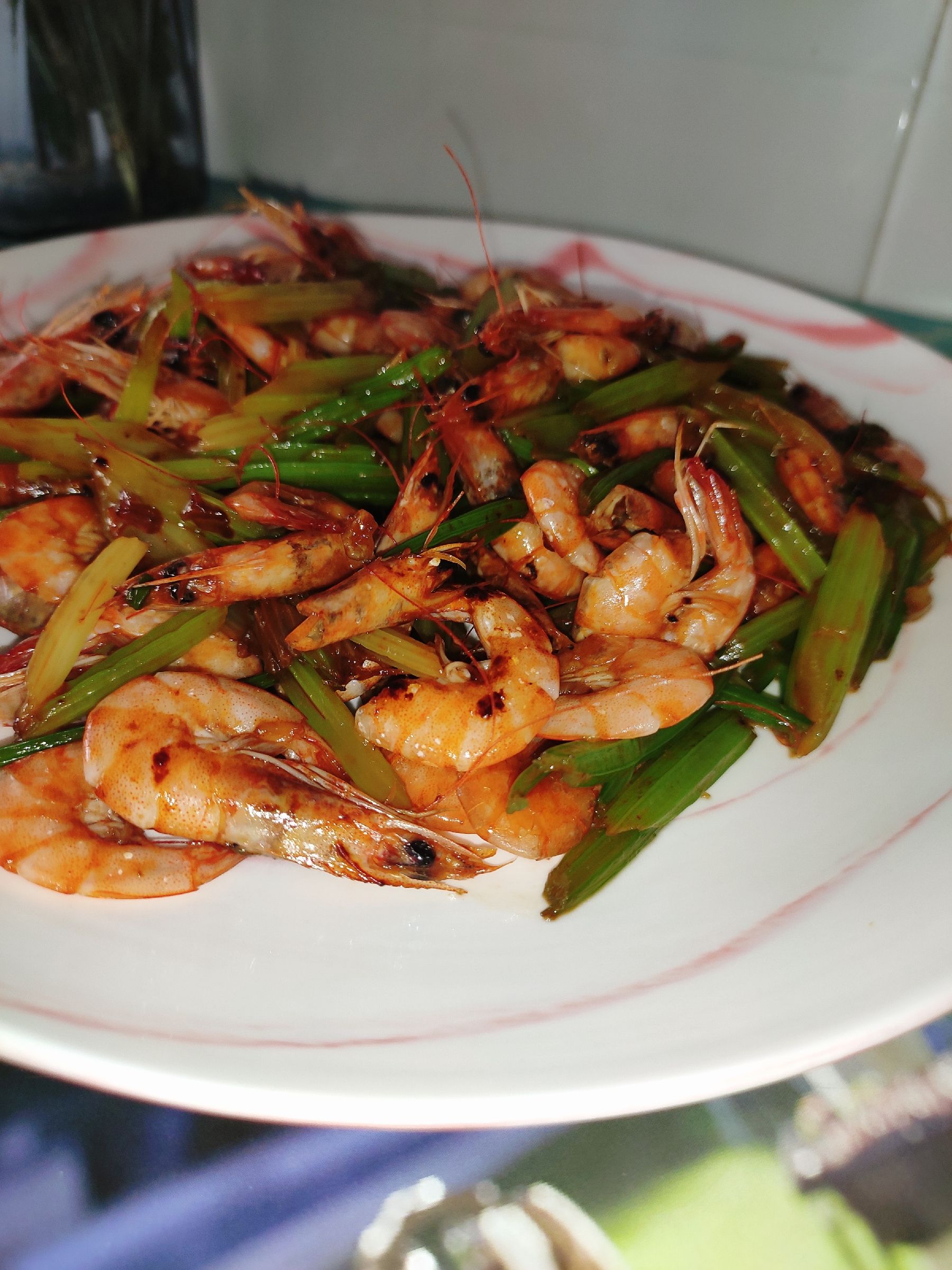 芹菜小河蝦的做法-咸鮮味炒菜譜-易網(wǎng)健康養(yǎng)生網(wǎng) 芹菜小河蝦的做法-咸鮮味炒菜譜