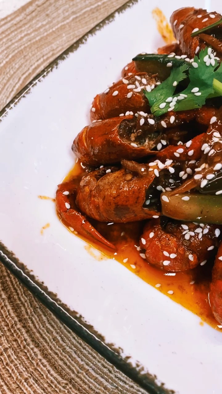 魚香小龍蝦，解鎖超簡單做法！的做法-酸辣味炒菜譜