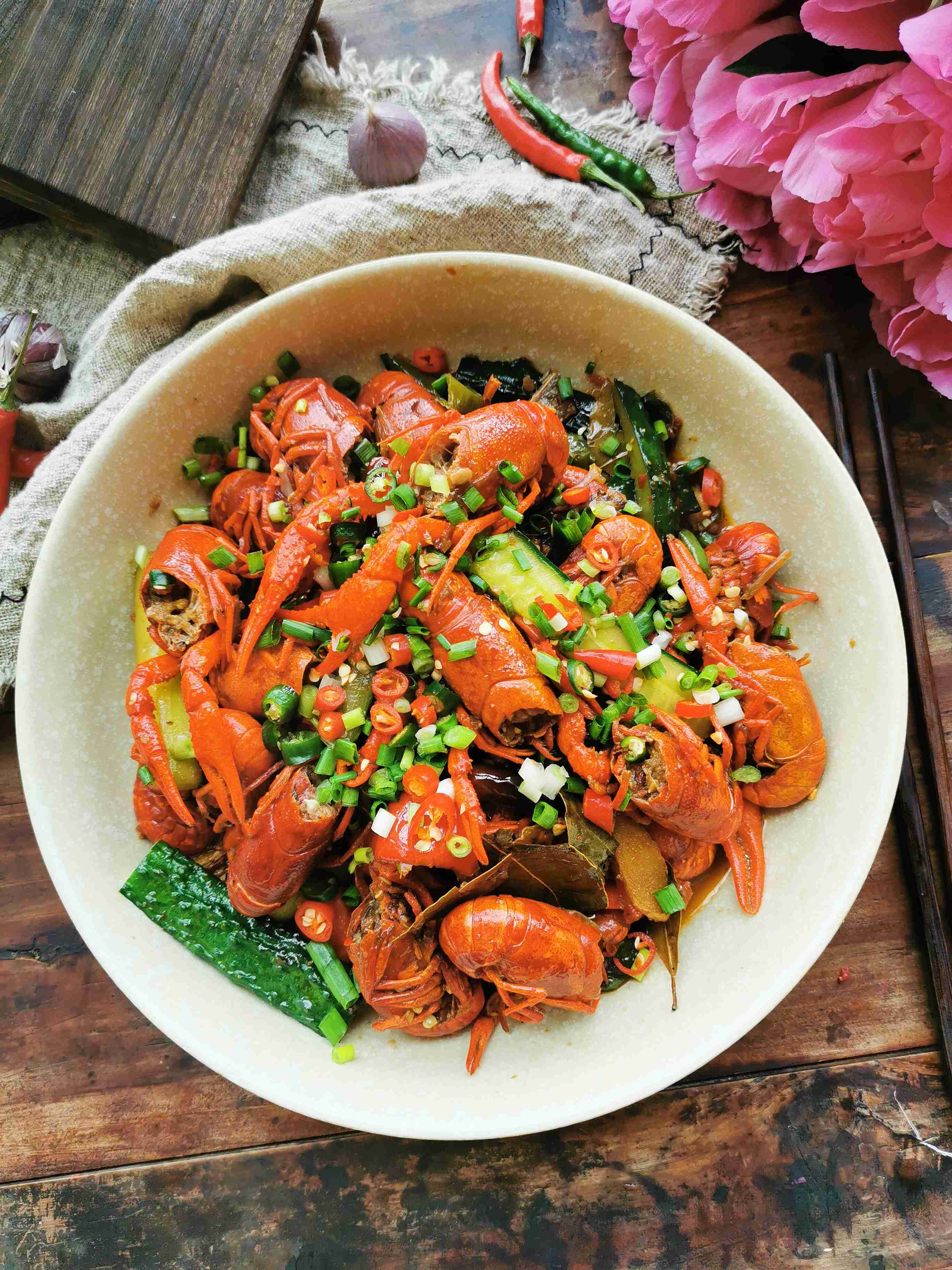 香辣小龍蝦的做法-香辣味炒菜譜-易網健康養生網 香辣小龍蝦的做法-香辣味炒菜譜