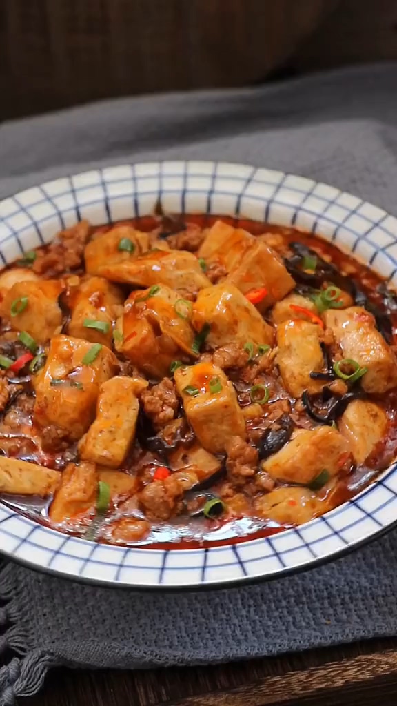 香辣肉末豆腐的做法-香辣味炒菜譜-易網健康養生網 香辣肉末豆腐的做法-香辣味炒菜譜