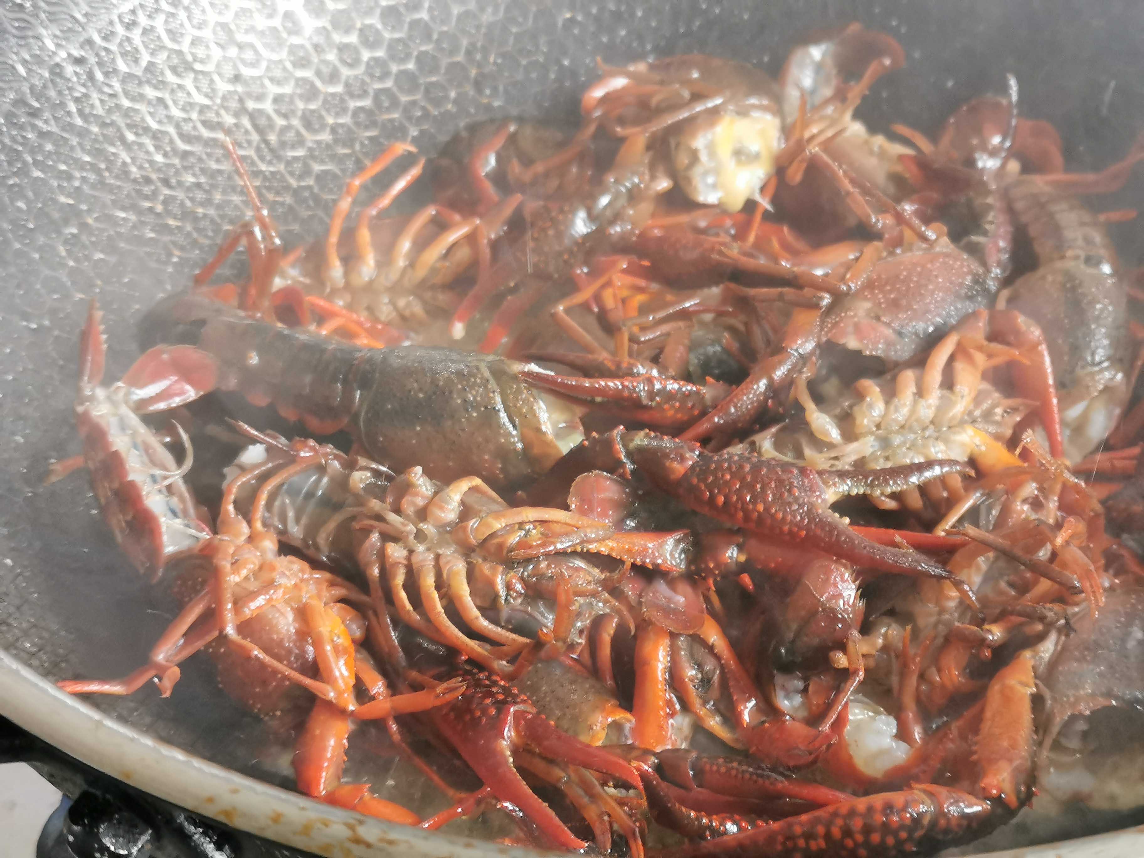 香辣小龍蝦的做法-香辣味炒菜譜-易網健康養生網 香辣小龍蝦的做法-香辣味炒菜譜