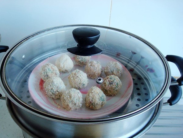 青菜火腿丸子的做法-家常味蒸菜譜