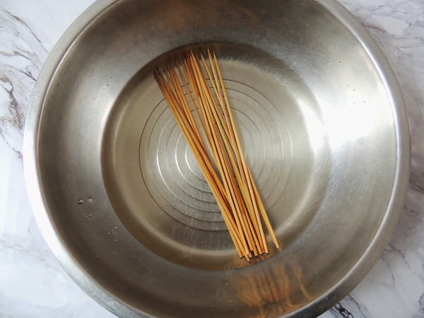 蜜汁雞肉串的做法-家常味烤菜譜-易網(wǎng)健康養(yǎng)生網(wǎng) 蜜汁雞肉串的做法-家常味烤菜譜