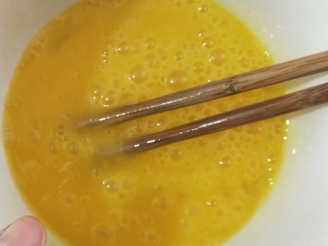香椿炒蛋的做法-家常味炒菜譜