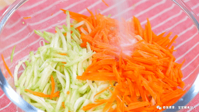 蔬菜抱蛋包  寶寶輔食食譜的做法-家常味烙菜譜