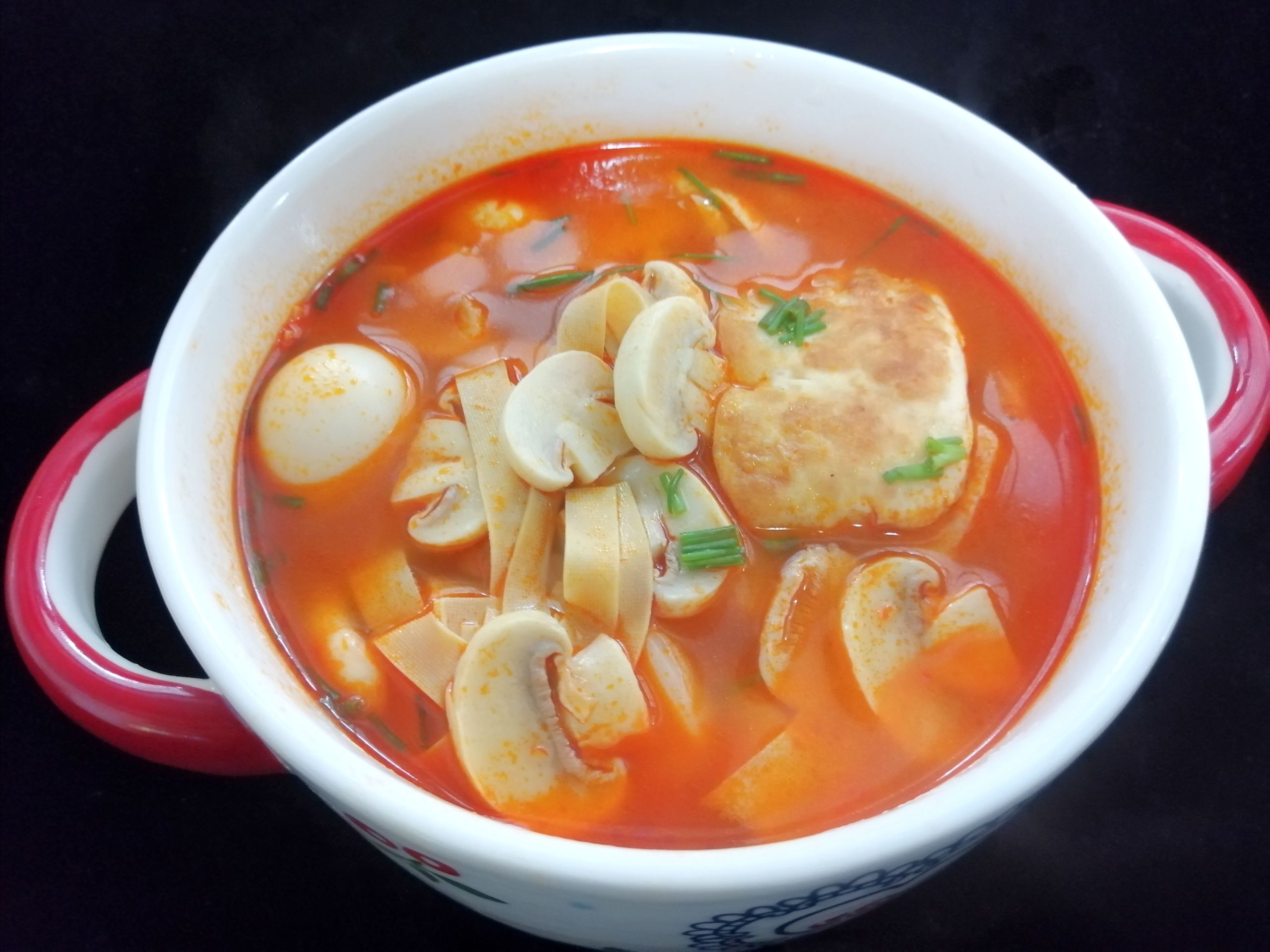 三鮮酸湯煲的做法-酸辣味煮菜譜-易網健康養生網 三鮮酸湯煲的做法-酸辣味煮菜譜