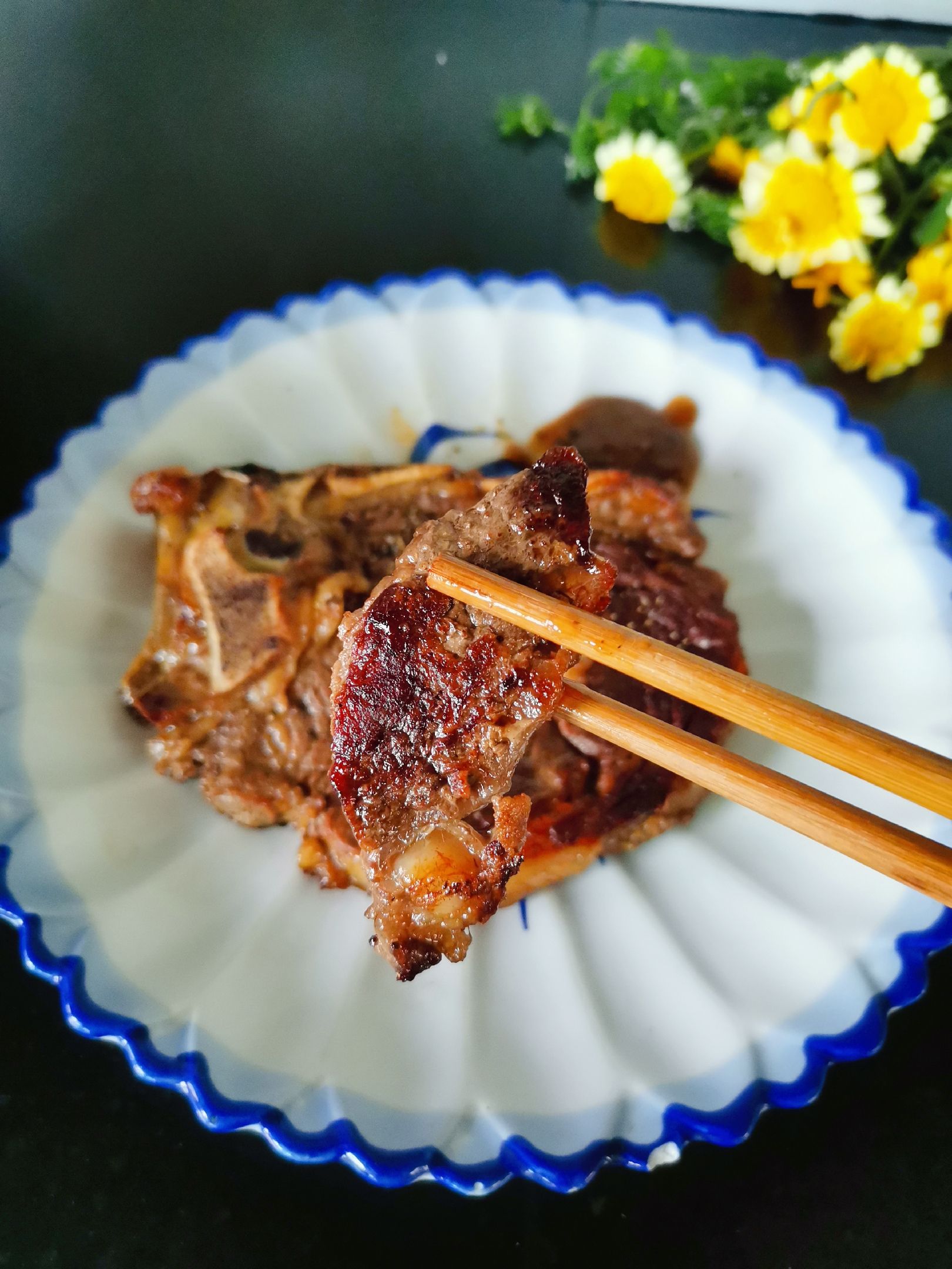 簡單美味的原切戰斧牛排的做法-咸鮮味煎菜譜-易網健康養生網 簡單美味的原切戰斧牛排的做法-咸鮮味煎菜譜