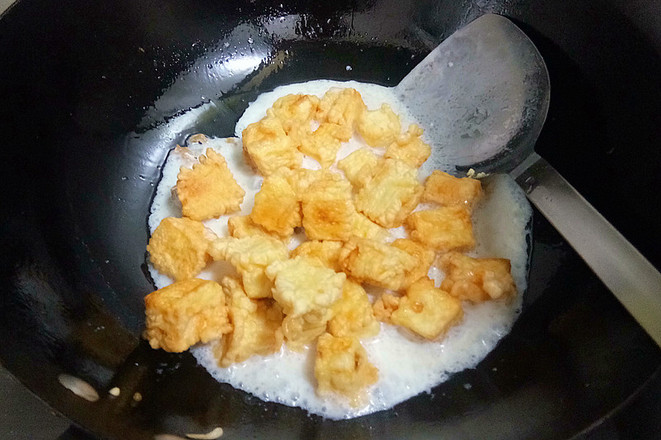 奶爆豆腐的做法-奶香味爆菜譜-易網健康養生網 奶爆豆腐的做法-奶香味爆菜譜