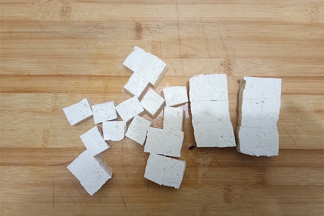 奶爆豆腐的做法-奶香味爆菜譜-易網<a href=http://www.aoa7937.com/ target=_blank class=infotextkey>健康養生</a>網 奶爆豆腐的做法-奶香味爆菜譜